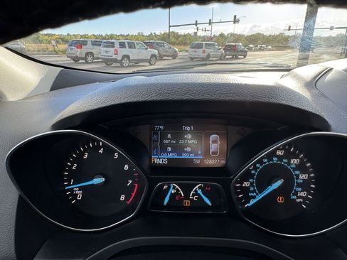 Used 2014 Ford Escape SE w/ Equipment Group 201A image 22