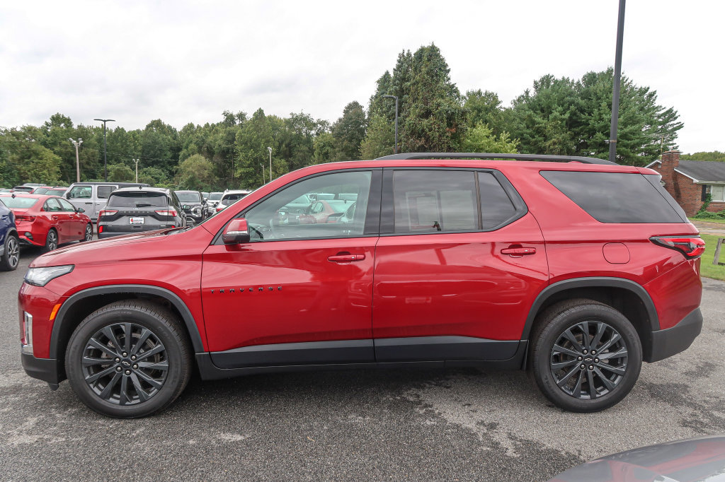 Used 2023 Chevrolet Traverse RS AWD/4WD image 2