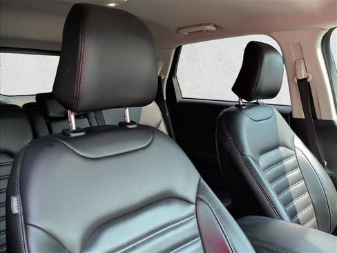 Used 2024 Ford Edge SEL AWD/4WD image 27