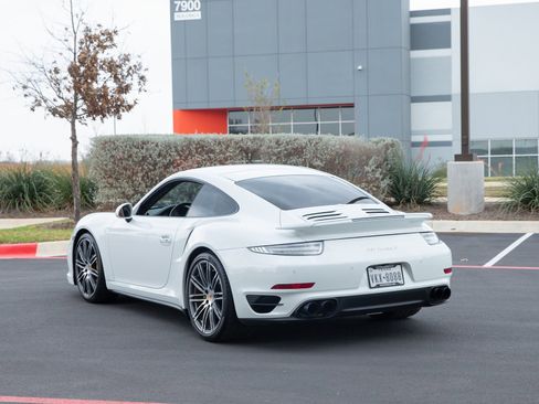 Used 2015 Porsche 911 Turbo S image 7
