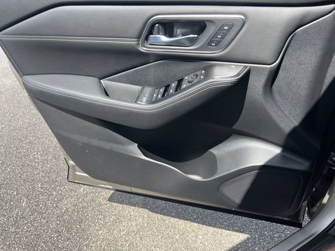 New 2026 Nissan Rogue Platinum AWD/4WD image 12