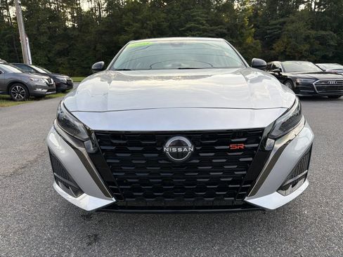 Used 2023 Nissan Altima 2.5 SR FWD image 2