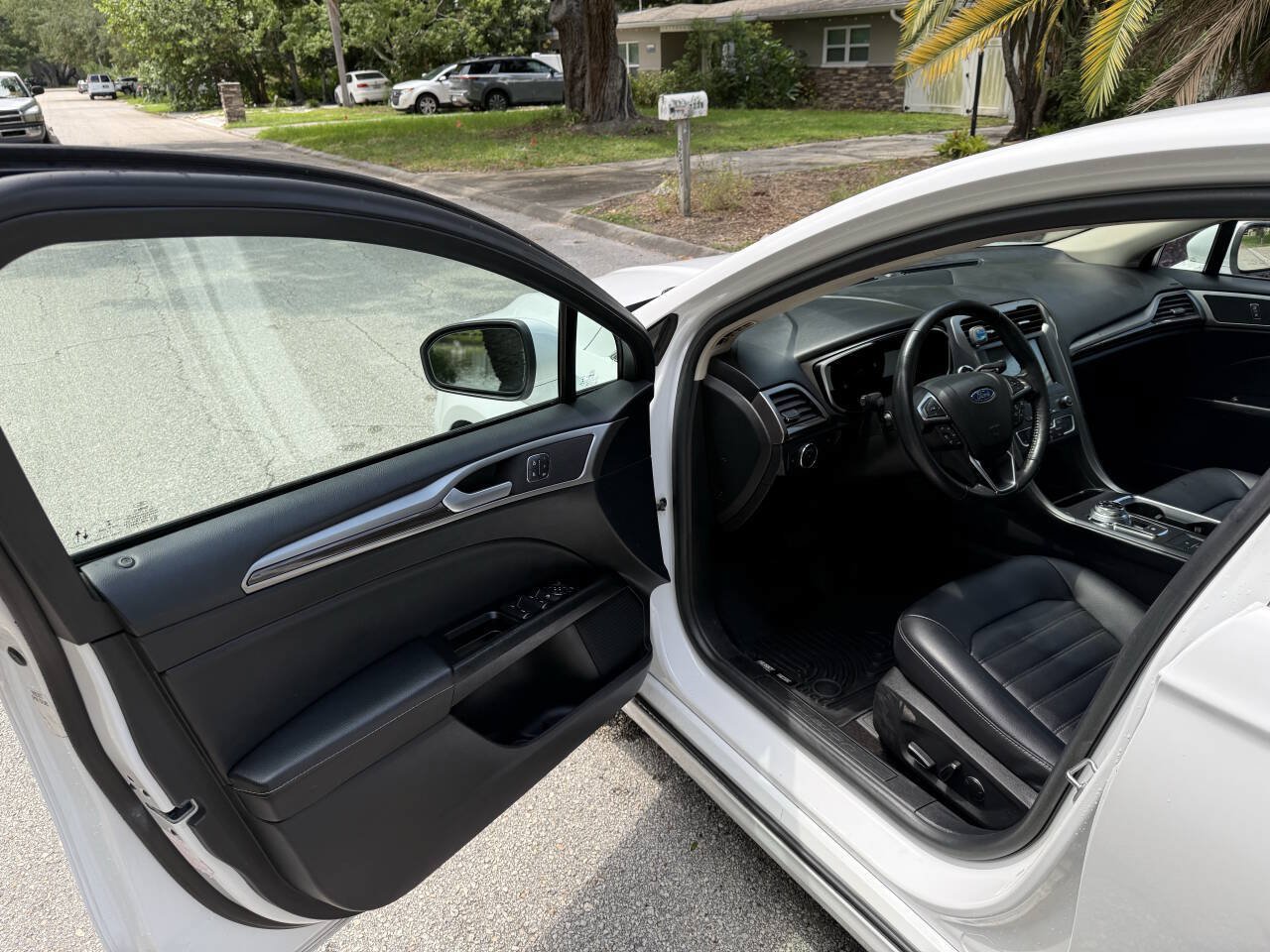 Used 2020 Ford Fusion SEL FWD image 7
