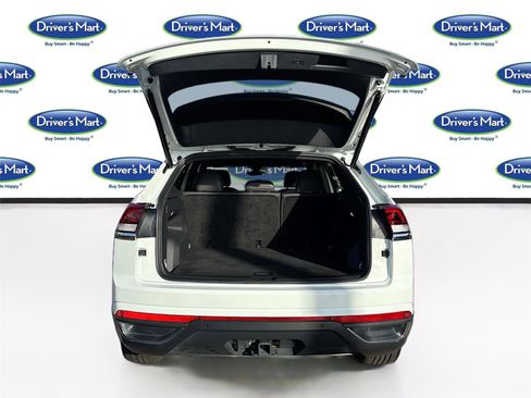Used 2025 Volkswagen Atlas Cross Sport SE image 25
