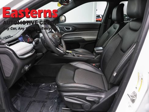 Used 2024 Jeep Compass Latitude AWD/4WD image 13