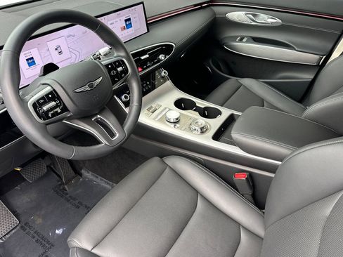Used 2026 Genesis GV70 2.5T Select image 12