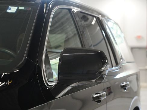 Used 2022 Cadillac Escalade Premium Luxury AWD/4WD image 7