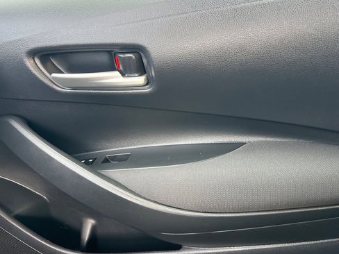 Used 2020 Toyota Corolla LE image 18