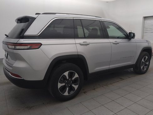 Used 2022 Jeep Grand Cherokee Limited 4xe w/ Luxury Tech Group II AWD/4WD image 10