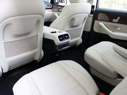 Used 2024 Mercedes-Benz GLS 450 GLS 450 4MATIC image 10