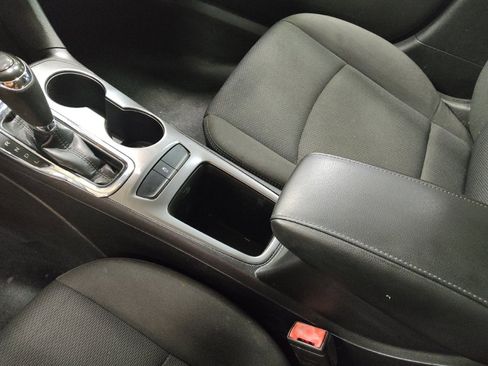 Used 2017 Chevrolet Cruze LT w/ Convenience Package FWD image 26
