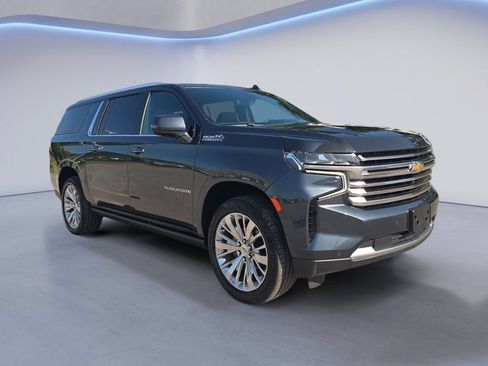 Used 2021 Chevrolet Suburban High Country w/ Premium Package AWD/4WD image 8