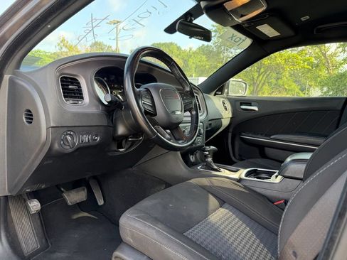 Used 2023 Dodge Charger SXT RWD image 9