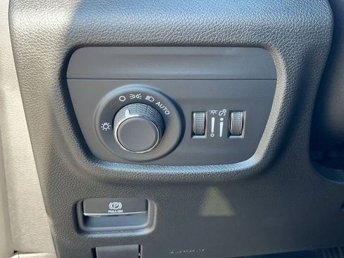 New 2024 Jeep Grand Cherokee L Laredo w/ Luxury Tech Group I image 27