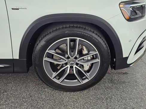 Certified 2025 Mercedes-Benz GLB 35 AMG 4MATIC image 11