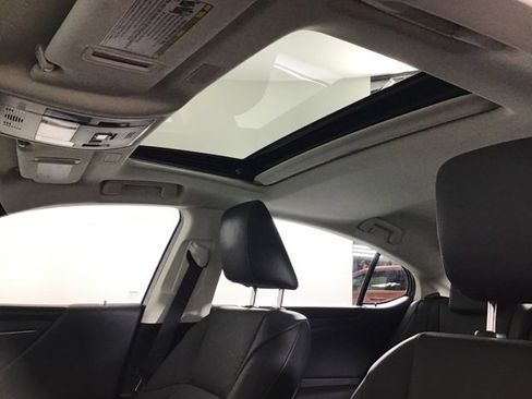 Used 2023 Lexus ES 350 w/ Premium Package image 13