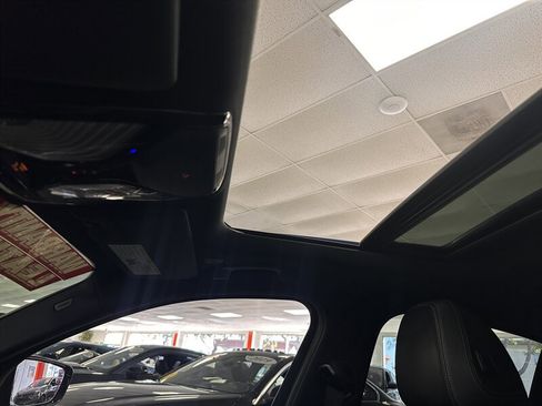 Used 2022 BMW 330i Sedan w/ M Sport Package image 38