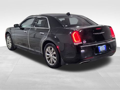 Used 2018 Chrysler 300 Limited image 20
