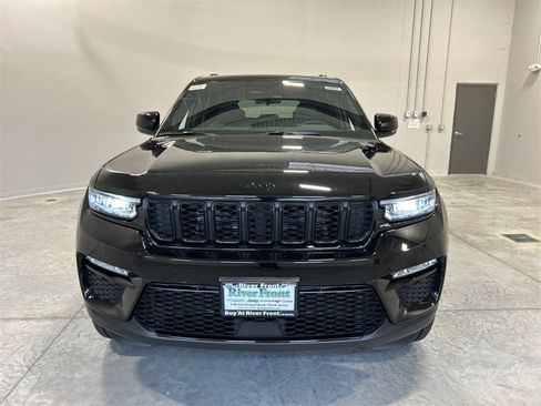 New 2025 Jeep Grand Cherokee Limited w/ Black Appearance Package image 3
