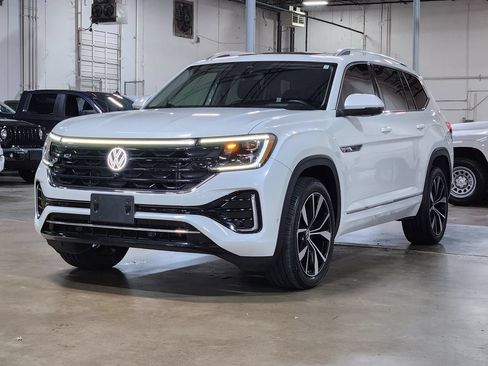 Used 2025 Volkswagen Atlas SEL Premium R-Line AWD/4WD image 4