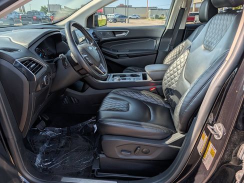 Used 2023 Ford Edge Titanium AWD/4WD image 14
