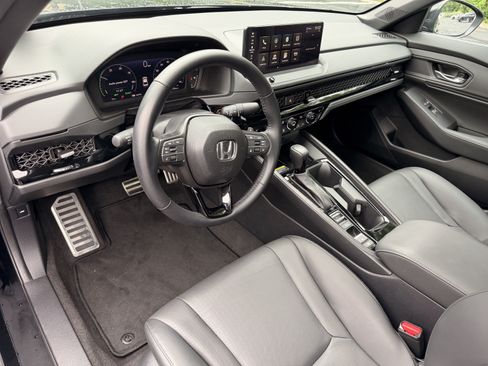 Certified 2025 Honda Accord Sport image 11