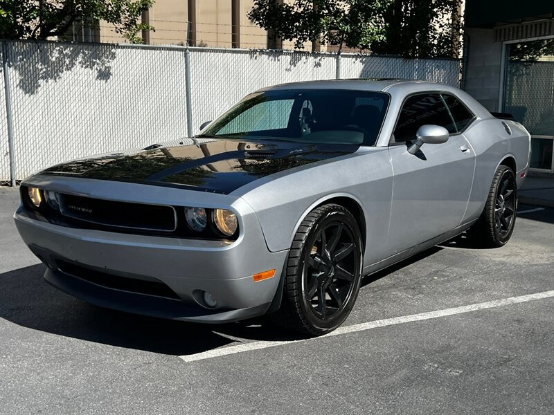 Used 2013 Dodge Challenger SXT Plus RWD image 3