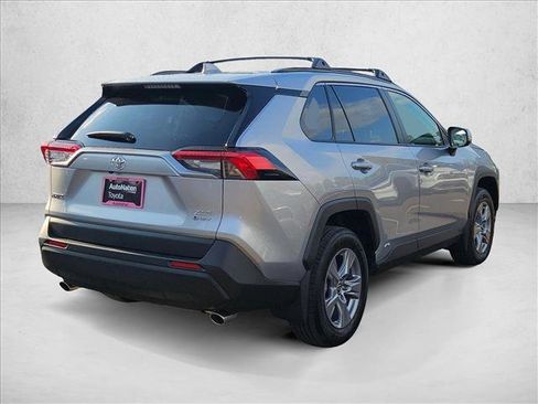 Used 2025 Toyota RAV4 XLE AWD/4WD image 5
