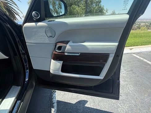 Used 2014 Land Rover Range Rover Supercharged image 10