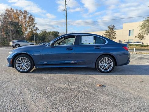 Used 2024 BMW 330e xDrive image 4