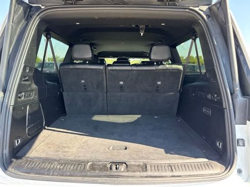 Used 2024 Jeep Wagoneer L Series II w/ Flexible Seating Group AWD/4WD image 11