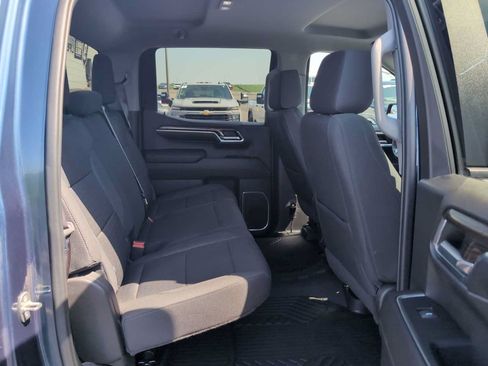 Used 2023 Chevrolet Silverado 1500 LT AWD/4WD image 25