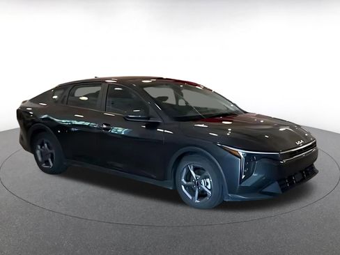 Used 2025 Kia K4 FWD image 11