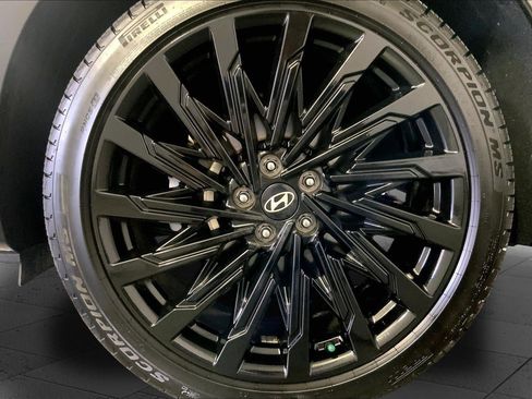 Used 2025 Hyundai Santa Fe Calligraphy AWD/4WD image 9