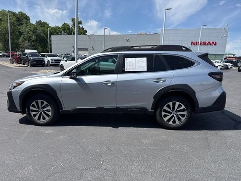 Used 2025 Subaru Outback Premium w/ Popular Package #1A AWD/4WD image 6
