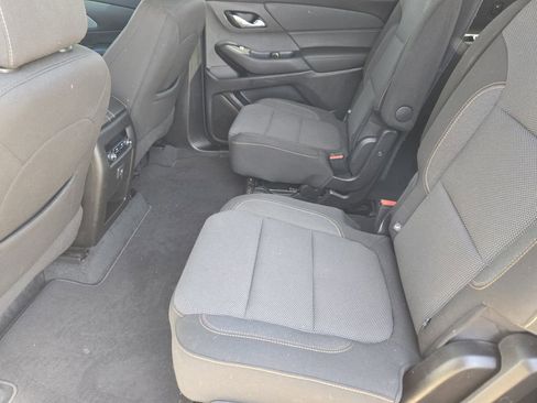 Used 2020 Chevrolet Traverse LT FWD image 20