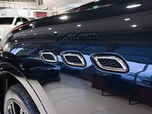 Used 2022 Maserati Levante Modena image 15