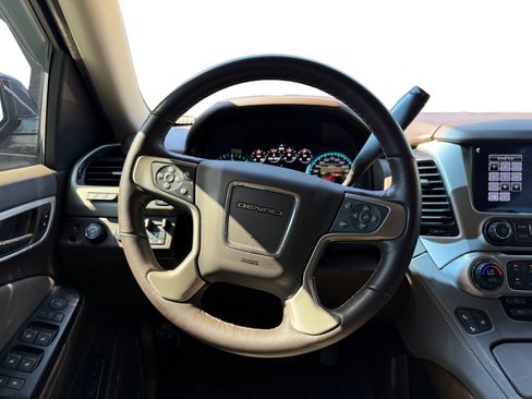Used 2019 GMC Yukon Denali w/ Open Road Package image 12
