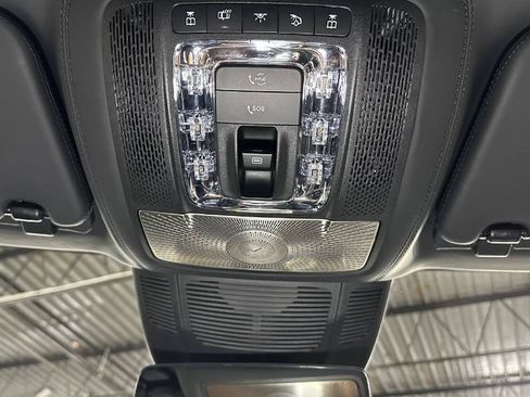 Used 2023 Mercedes-Benz Maybach GLS 600 4MATIC image 36