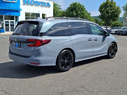 Used 2024 Honda Odyssey Sport image 6