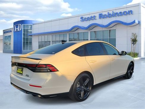Used 2024 Honda Accord Sport image 4