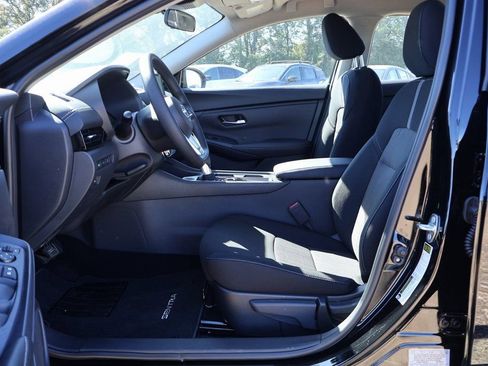 New 2025 Nissan Sentra SV image 7