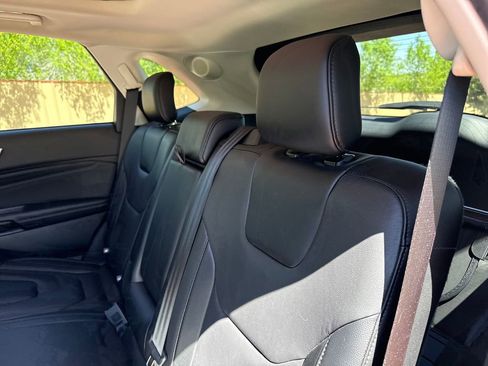 Used 2022 Ford Edge Titanium w/ Class II Trailer Tow Package image 19
