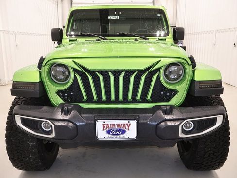 Used 2019 Jeep Wrangler Unlimited Sahara w/ Uconnect 4C Nav & Sound Group image 5