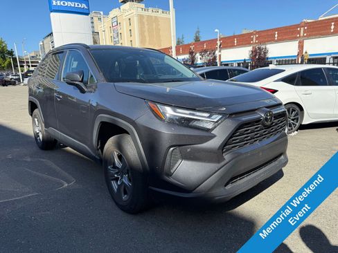 Used 2025 Toyota RAV4 XLE FWD image 4