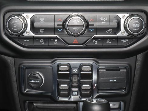 Used 2022 Jeep Gladiator Overland AWD/4WD image 27