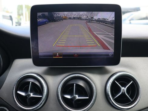 Used 2018 Mercedes-Benz CLA 250 4MATIC image 25