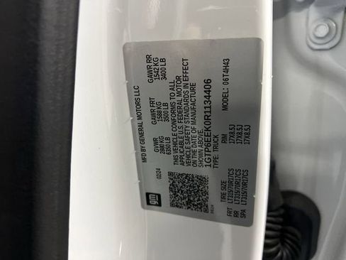 Used 2024 GMC Canyon AT4X w/ AT4X AEV Edition image 33