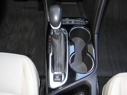 Used 2021 Buick Encore GX Select w/ Sport Touring Package image 16