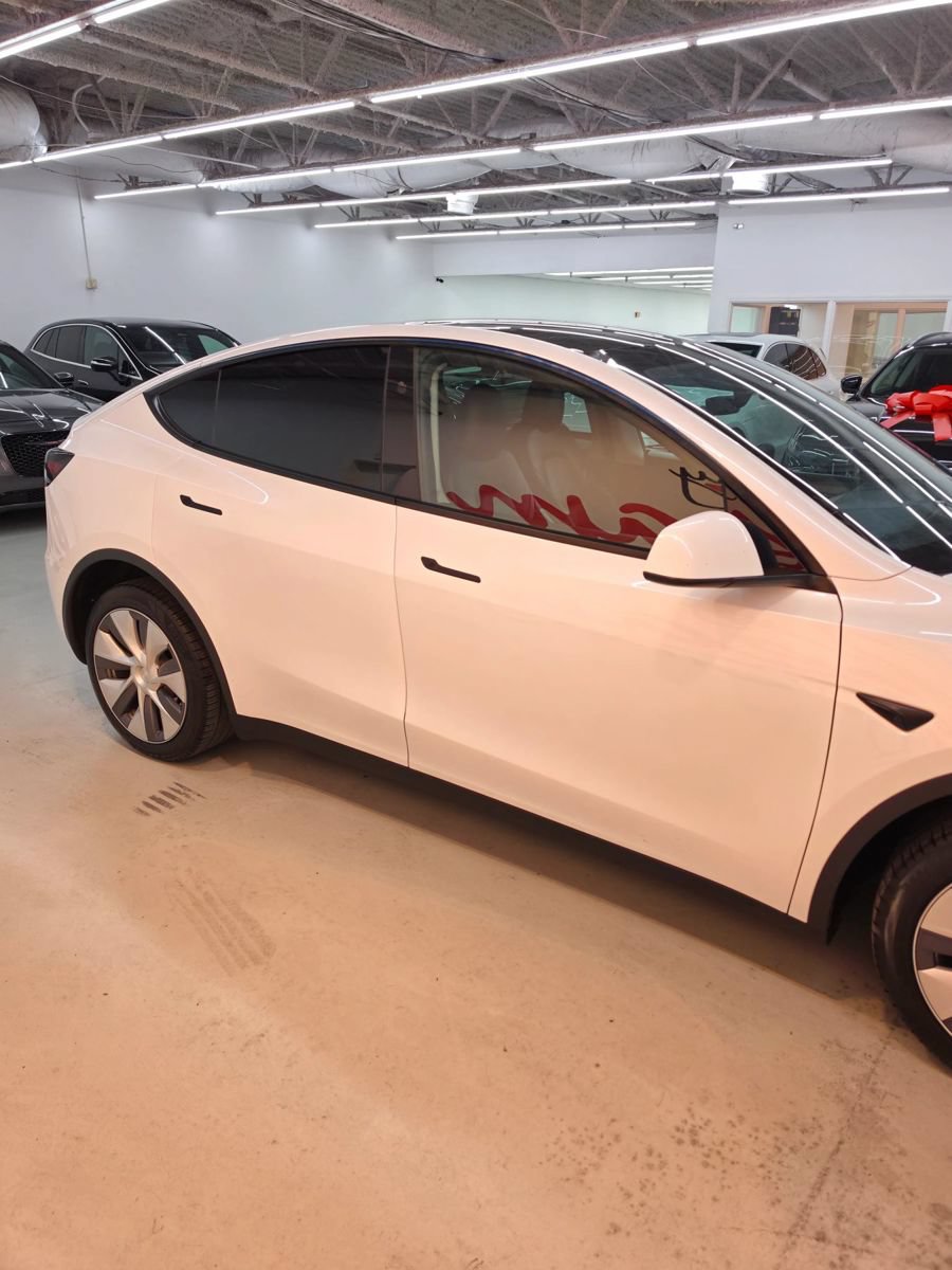 Used 2024 Tesla Model Y Long Range AWD/4WD image 7